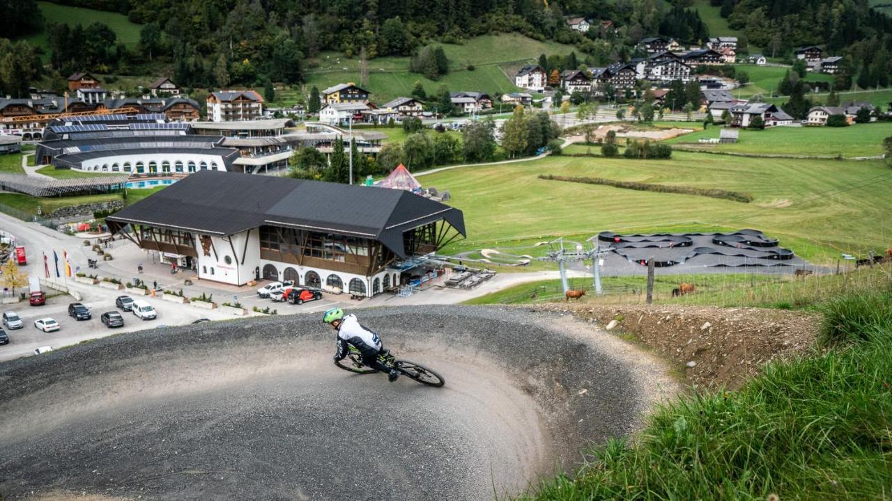 Hotel Kirchenwirt Bad Kleinkirchheim Dış mekan fotoğraf